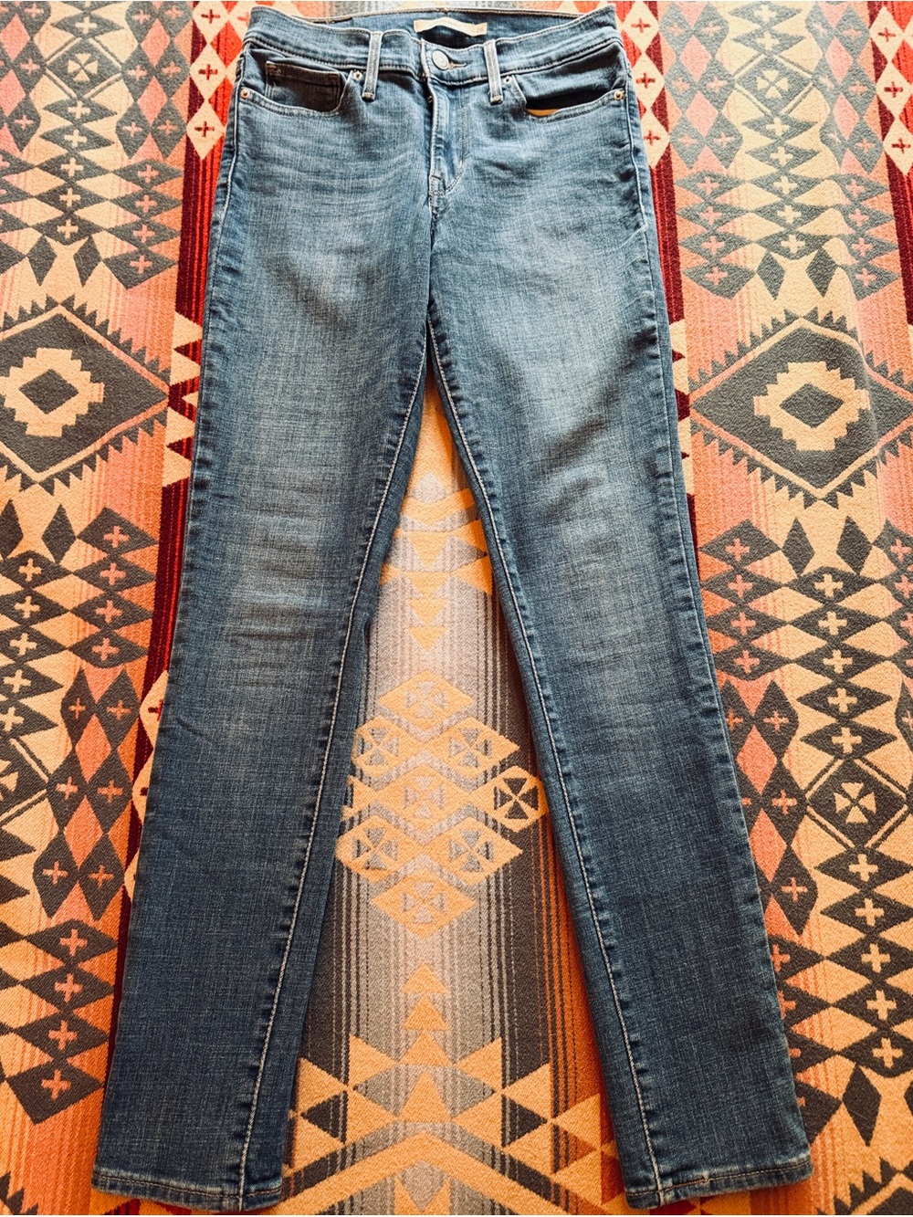 Levi’s Slimming Skinny Jeans Size 26 W26 L30 Medium Wash Stretch Denim